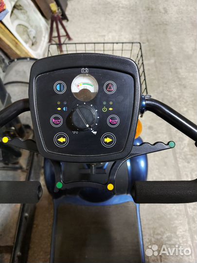 Электрическая кресло-коляска скутер