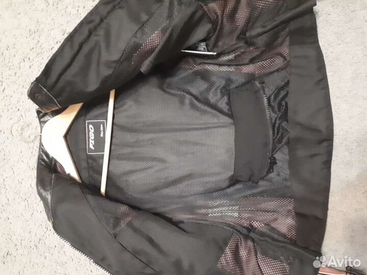 Мотокуртка кожаная женская