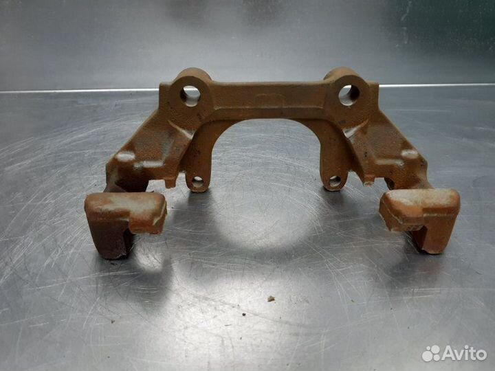 Скоба суппорта переднего