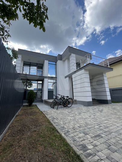 Дом 145 м² на участке 4,5 сот.