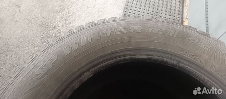 Dunlop SP Winter Ice 02 205/60 R16