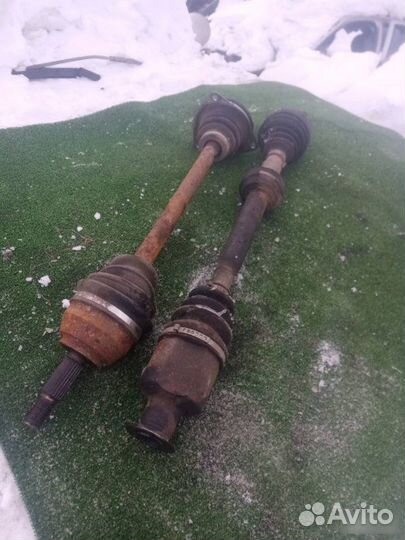 Привод передний Renault Laguna 1999