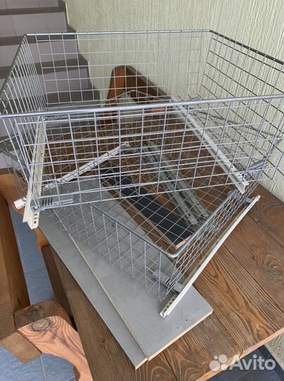 Корзины для белья, Стойка стеклянная под TV, полка