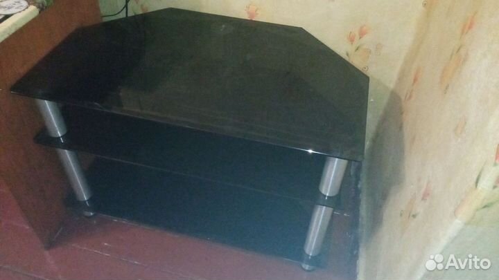 Стеклянная тумба под тв телевизор