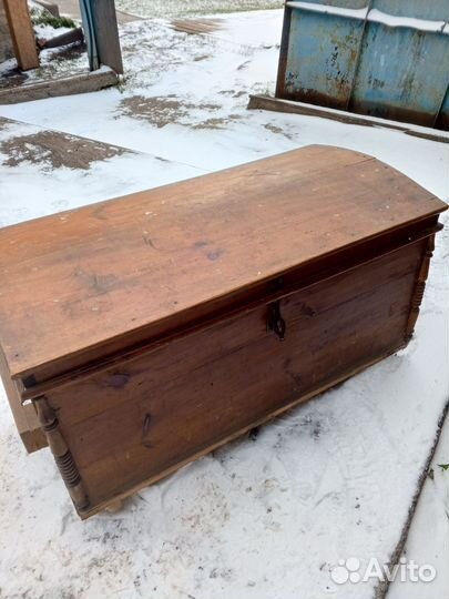 Сундук деревянный старинный
