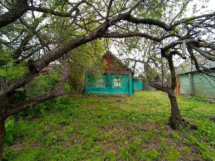 Дом 32,6 м² на участке 12 сот.