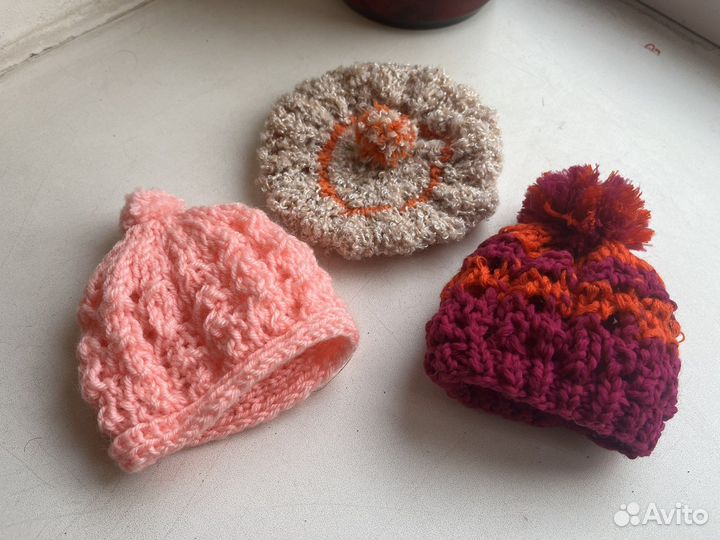 Одежда для кукол шапочки кофточки шарфики