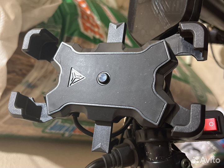 Держатель для телефона на руль с usb