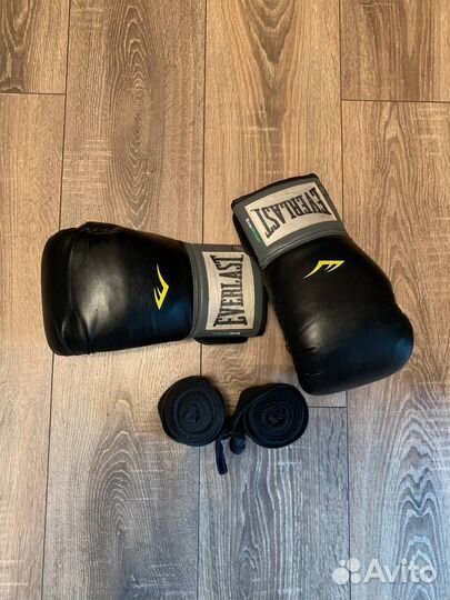 Боксерские перчатки everlast