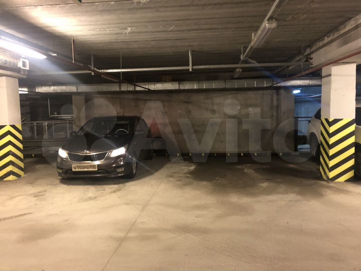 Машиноместо, 14 м²