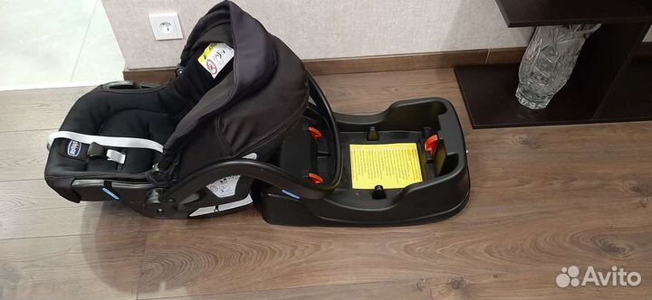 Детское автокресло от 0 с isofix Chicco