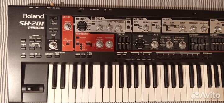 Синтезатор Roland SH-201