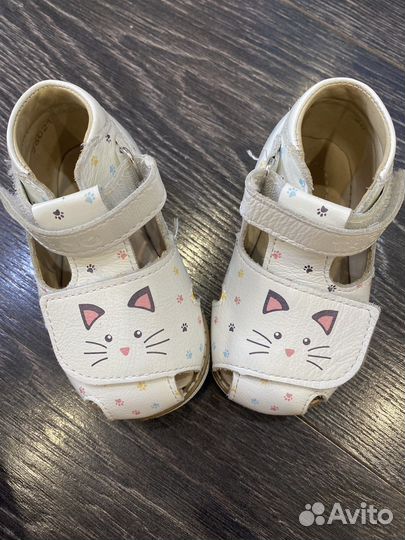 Сандалии для девочки