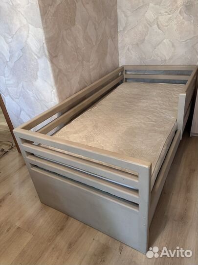 Кровать детская с матрасом