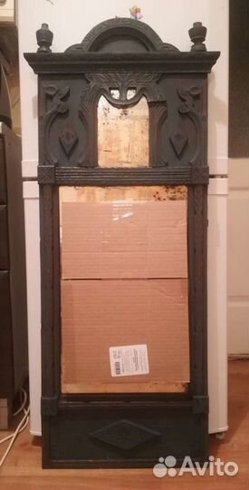 Зеркало старинное в деревянной резной раме