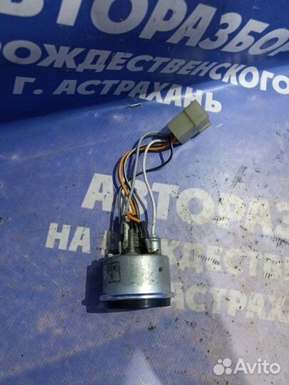 Датчик давления масла двс Ваз Жигули 2106 седан