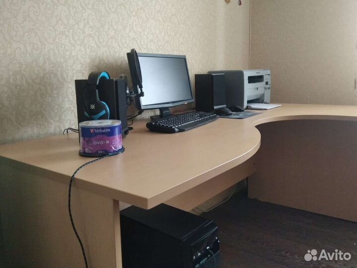 Компьютерный (офисный) стол