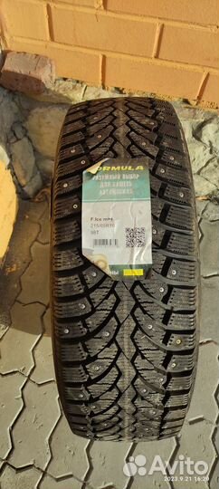 Pirelli Formula Ice 215/65 R16 98
