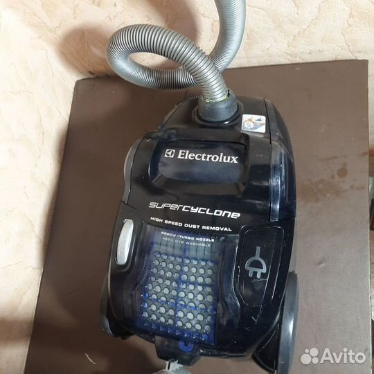 Пылесос Electrolux zsc6930