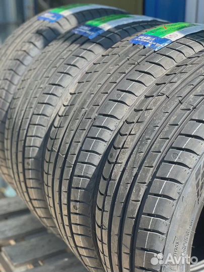 Triangle EffeXSport TH202 255/40 R20