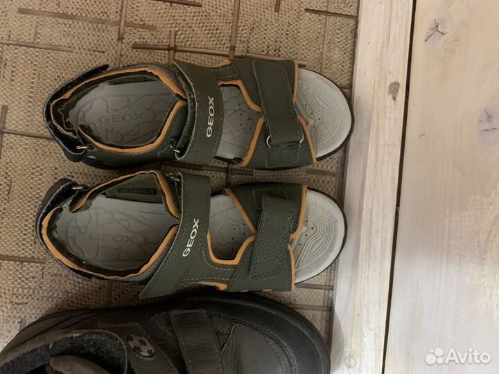 3 пары обуви