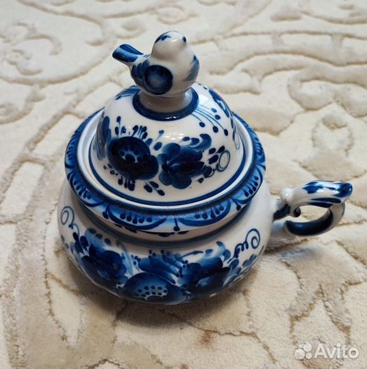 Гжель. Шкатулка и часы