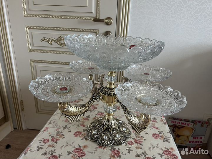 Baзa для фpуктов и сладостей этажеpка