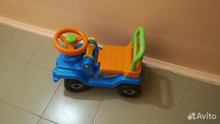 Детская машинка каталка