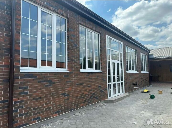 Пластиковые окна, двери и витражи