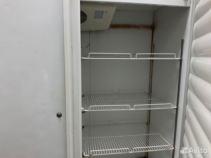 Холодильный шкаф