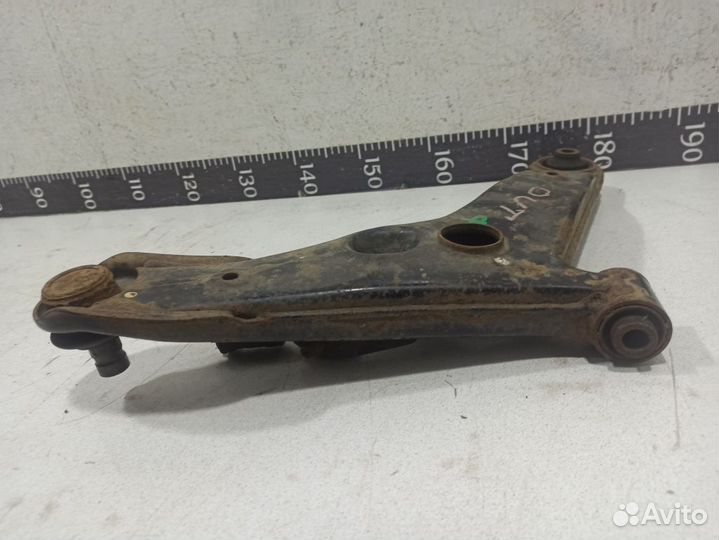Рычаг передний левый нижний