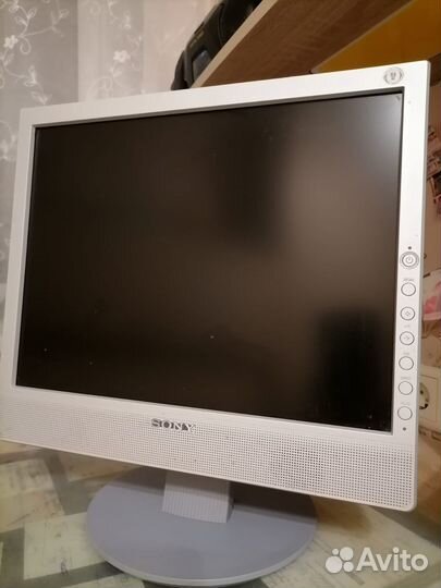 ЖК монитор Sony со звуком на 15 дюймов