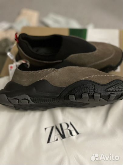 Кроссовки Zara женские