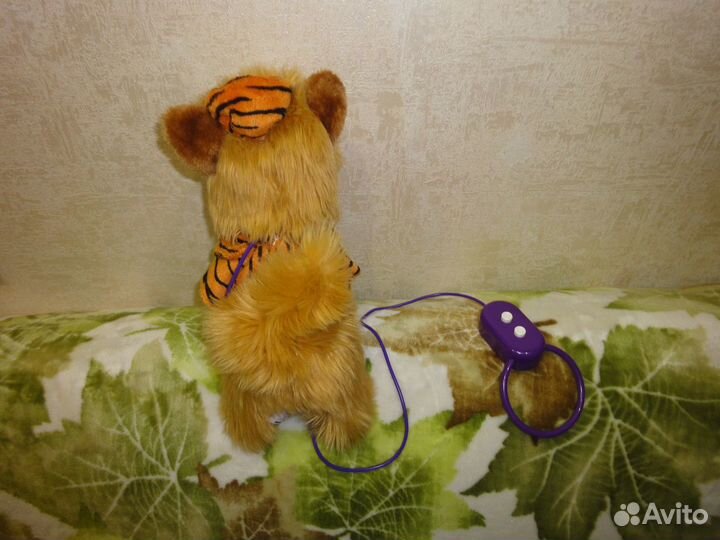 Собака интерактивная (ходит, гавкает)