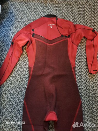 Гидрокостюм