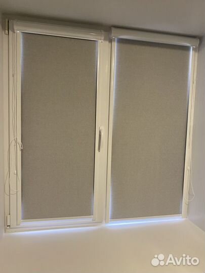 Рулонные шторы в коричневом коробе B6216