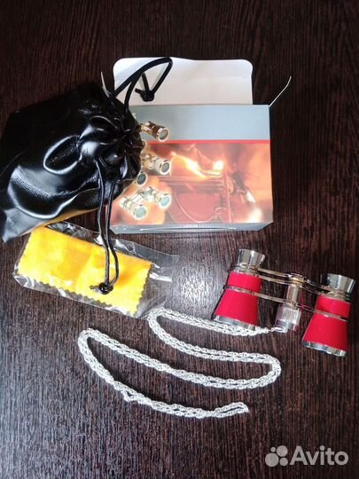 Театральный бинокль 3*25 в чехле на цепочке