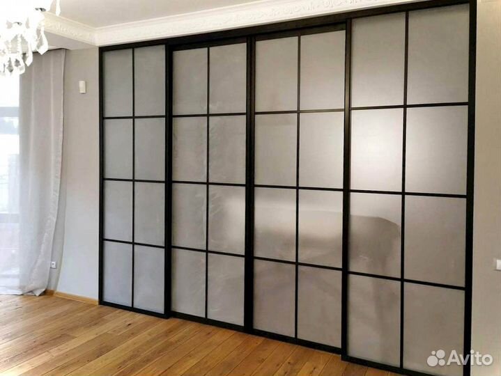 Раздвижная перегородка с матовым стеклом