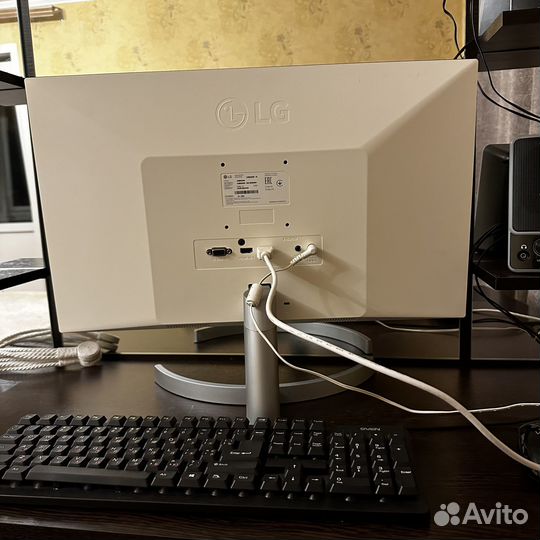 Монитор LG 24