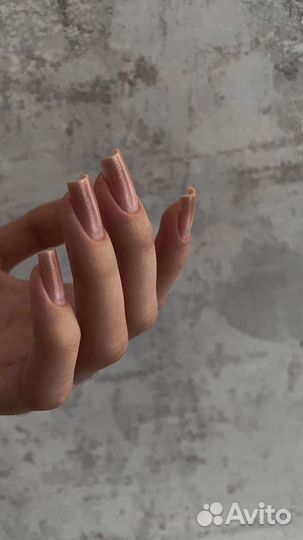 Модель на маникюр