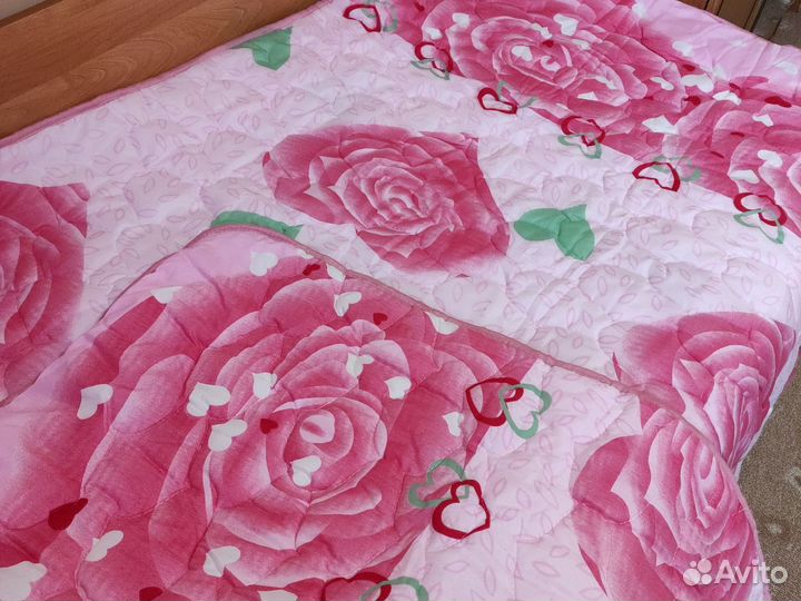 Одеяло 1.5 спальное новое комплектом