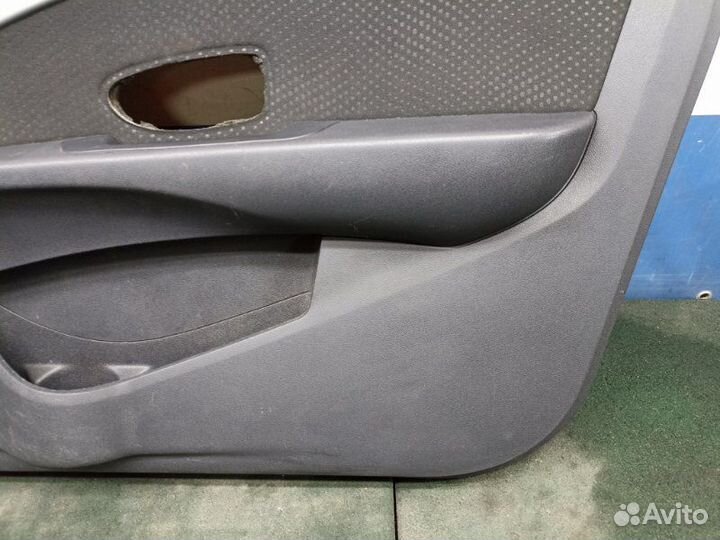 Обшивка двери передняя правая Nissan Almera G15