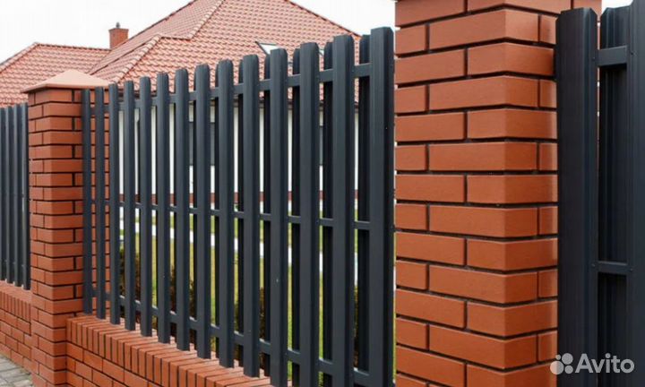 Забор из евроштакетника ,ворота, калитки под ключ