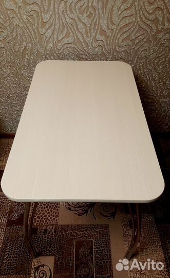 Кухонный стол