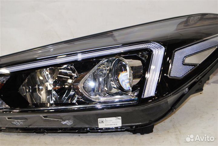 Фара передняя левая Hyundai Tucson 3