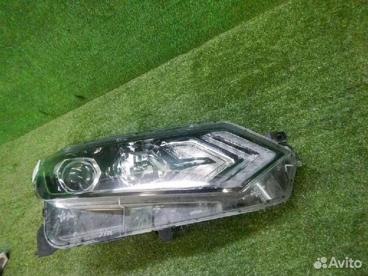 Фара правая Nissan Qashqai