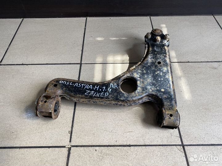 Рычаг передний правый Opel Astra H