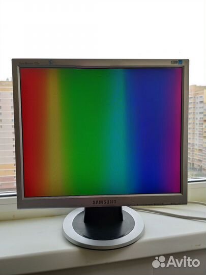 Монитор Samsung SyncMaster 721n 17