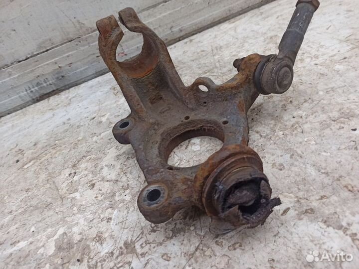 Кулак передний правый Форд