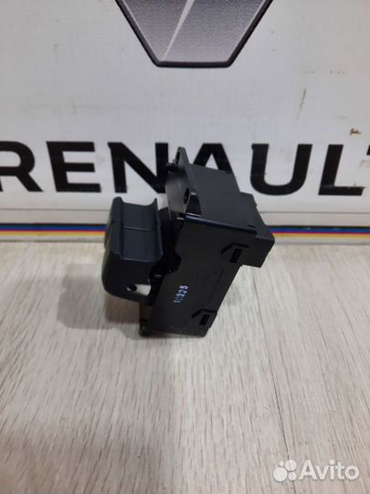 Блок кнопок стеклоподъемников Kia RIO 3 Лев